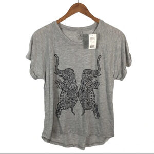 WS705 NWT Freeze Standing Elephants Blouse Top M
